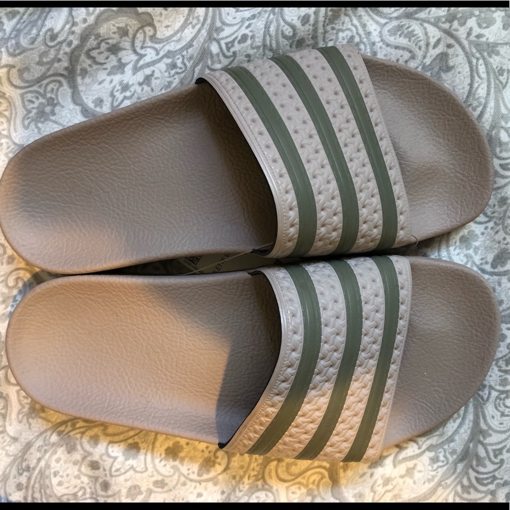 Adidas slide for woman size 5 new with tags